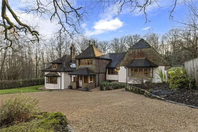 Roundhurst Lane, Haslemere, West Sussex, GU27 3BN, photo 1
