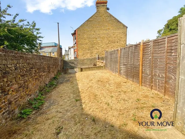 2 bedroom flat — Southwood Road, Ramsgate, Kent, CT11