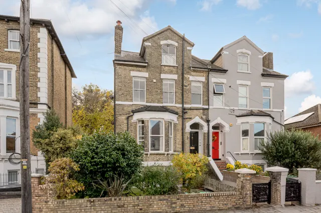 London, SW16, photo 1
