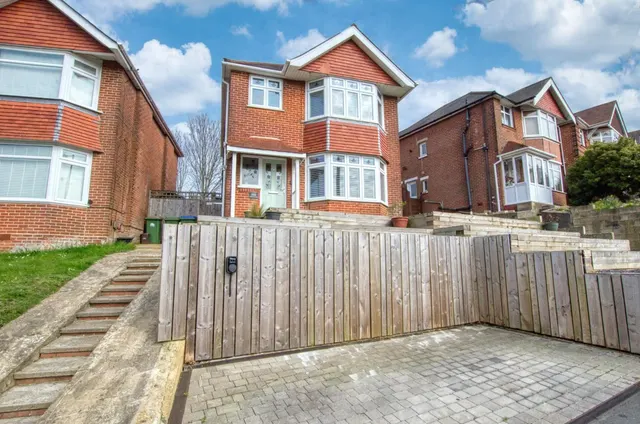 Chessel Avenue, Southampton, SO19 4DX, photo 1