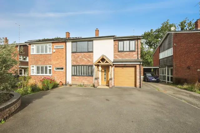 Laurels Crescent, Balsall Common, CV7, photo 1