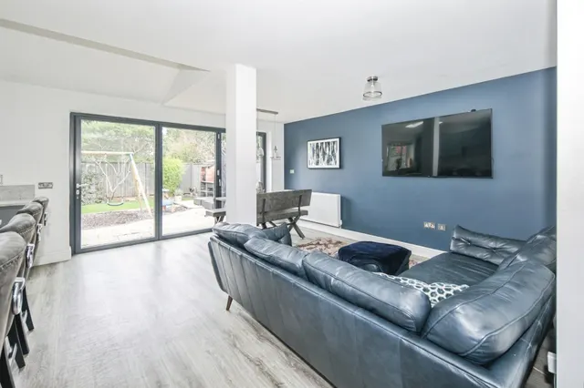 Laurels Crescent, Balsall Common, CV7, photo 3