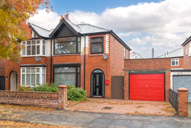 Walkden Avenue East, Swinley, WN1, photo 1