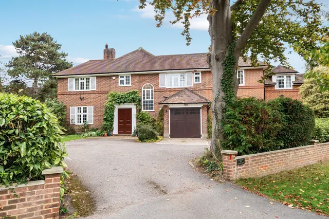 Copsem Drive, Esher, KT10, photo 1