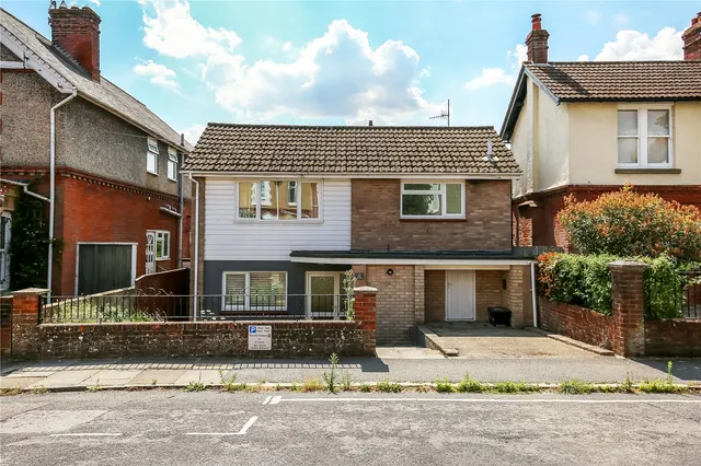 Victoria Road, Salisbury, Wiltshire, SP1 3NG, photo 1