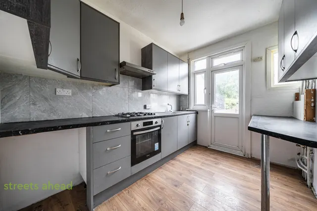 Redford Avenue, Thornton Heath, CR7, photo 3