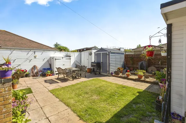 Marshall Road, Hayling Island, PO11, photo 3