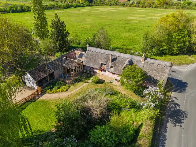 Blunham Road, Moggerhanger Bedford, MK44, photo 2