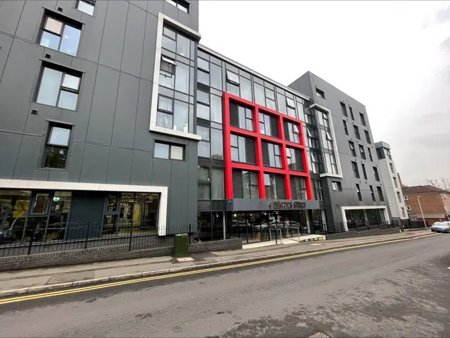 Dumfries Street, Luton, LU1, photo 1