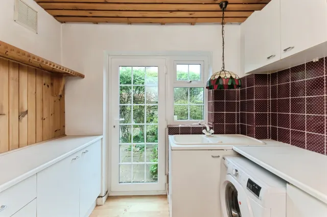 Quebec Close, Bexhill-On-Sea, TN39, photo 3