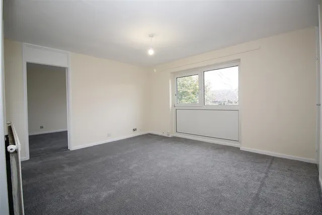 Lamberhurst Walk, Crawley, RH10, photo 2