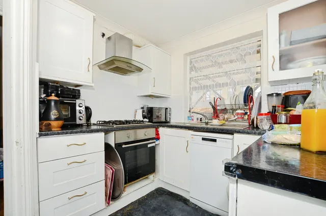 Vancouver Road, Edgware, HA8, photo 2