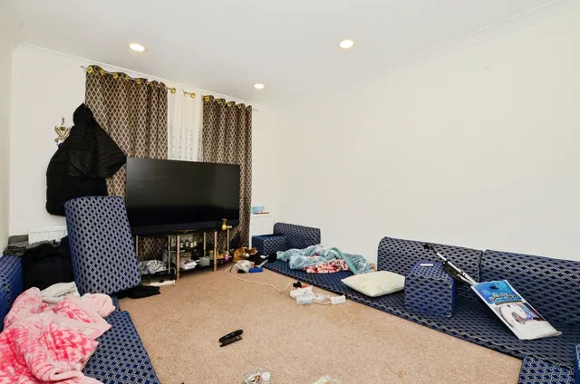 Vancouver Road, Edgware, HA8, photo 3