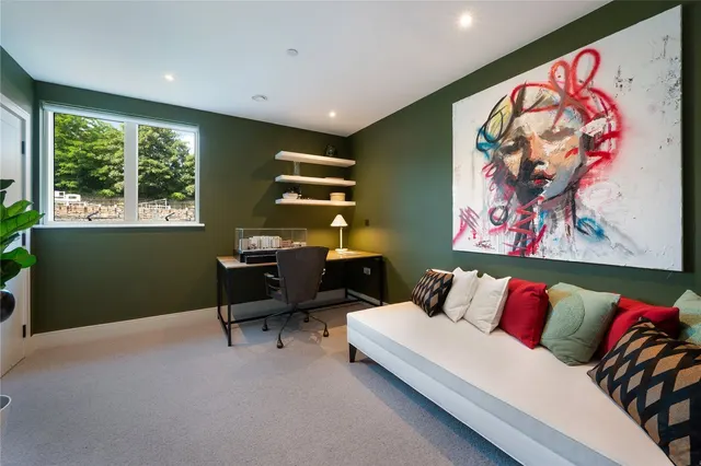 Park Avenue, London, NW2, photo 1