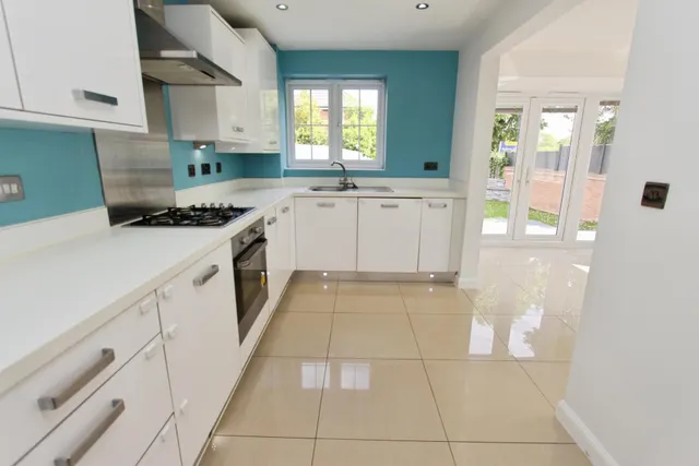 Bye Pass Road, Beeston, NG9, photo 2