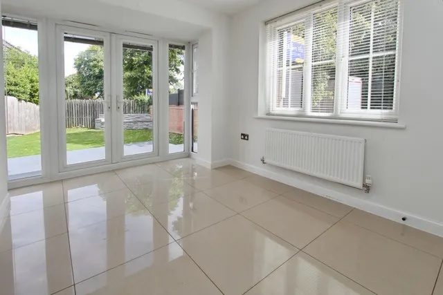 Bye Pass Road, Beeston, NG9, photo 3