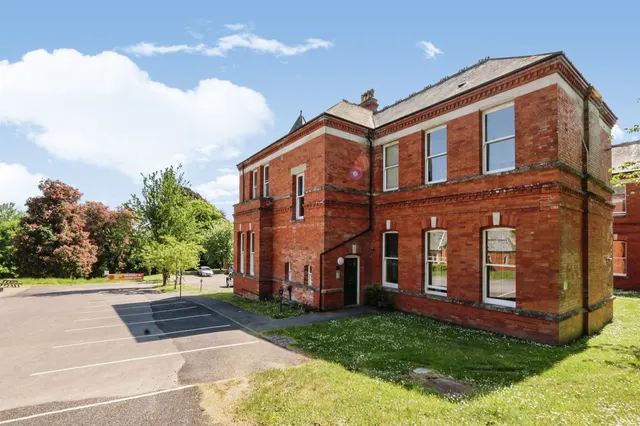 Greenwood House, DT2, photo 1