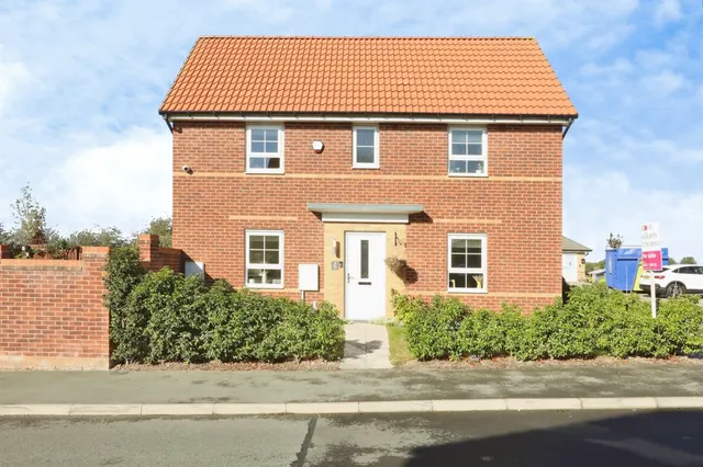 Wallis Grove, Harworth, DN11, photo 1