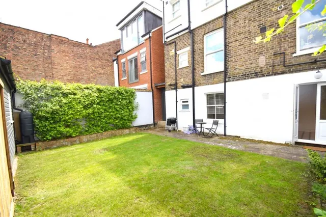 Chiswick, W4, photo 1