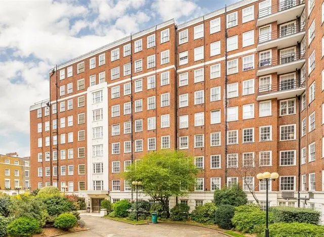 Edgware Road, Connaught Village, W2, photo 1