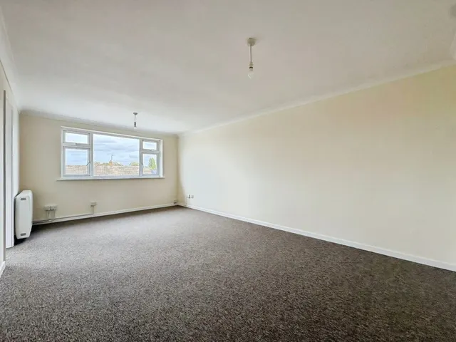 Brentnall Court, Chilwell, NG9, photo 3