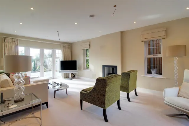 Photo 3 — Vineyards Road, Northaw EN6 4PA