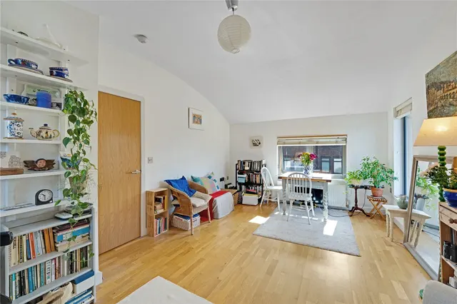 Windlesham Mews, Hampton Hill, TW12, photo 2