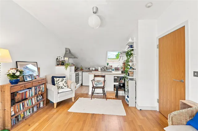 Windlesham Mews, Hampton Hill, TW12, photo 3