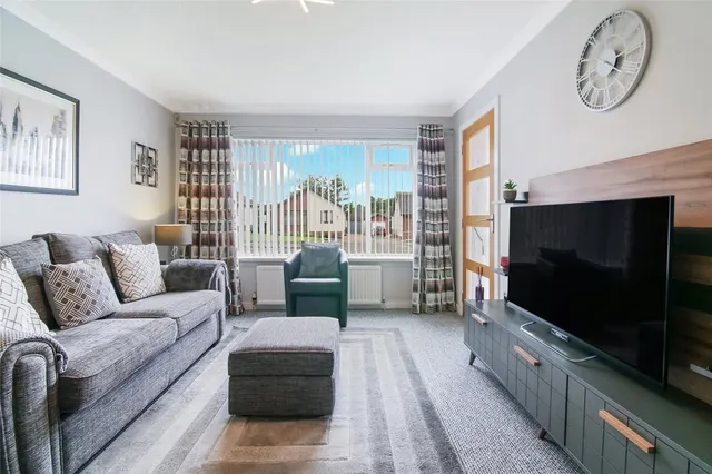 Photo 3 — Bishopdale, Stewartfield, East Kilbride, South Lanarkshire, G74