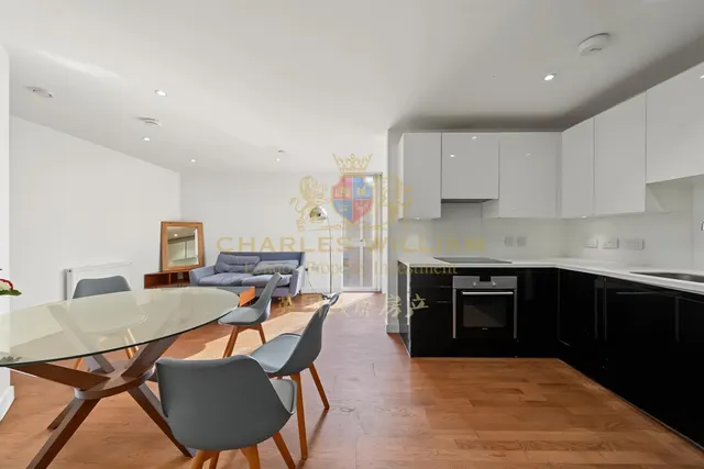 1 bedroom flat — Discovery Tower, Terry Spinks Place, London