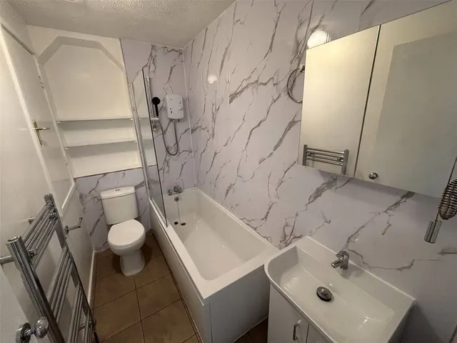 Raynville Walk, Leeds, LS13, photo 2