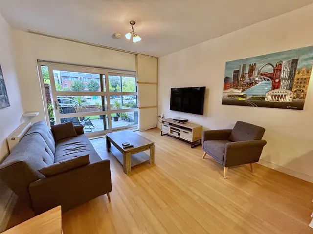 Montmano Drive, Manchester, photo 3