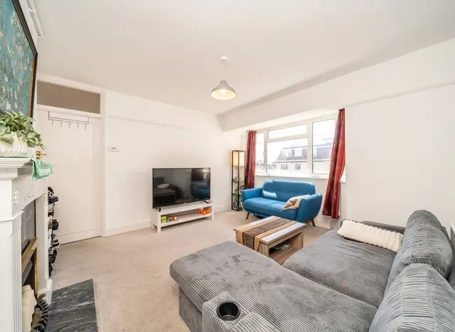 Upper Tooting Road, Tooting, SW17, photo 1