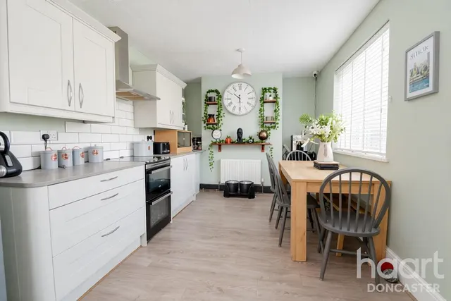 Glebe Road, Campsall, DN6, photo 3
