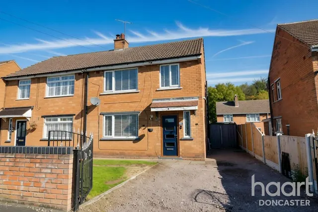 Glebe Road, Campsall, DN6, photo 1