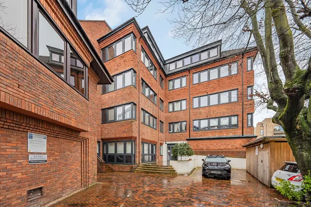 High Street, Uxbridge, UB8, photo 1