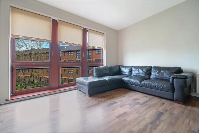 Photo 2 — St. Ninian Terrace, Glasgow, Glasgow City, G5