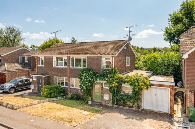 Ashington, RH20 3BX, photo 1