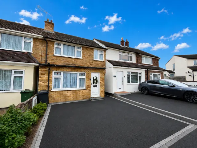 Archway, Romford, photo 1
