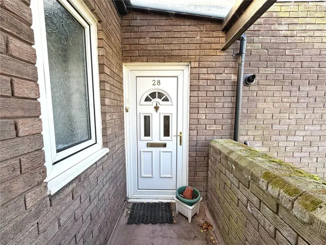 Nowell Court, Middleton, M24, photo 3