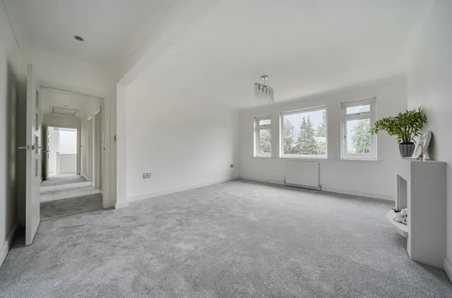 Photo 3 — Glyn Drive, Sidcup, DA14 4QS