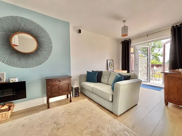 Ipswich Crescent, Great Barr, B42, photo 2