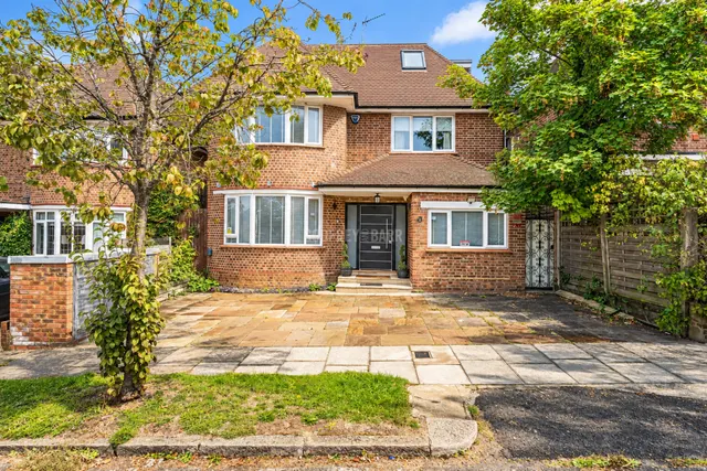 Connaught Drive, Hampstead Garden Suburb, NW11, photo 2