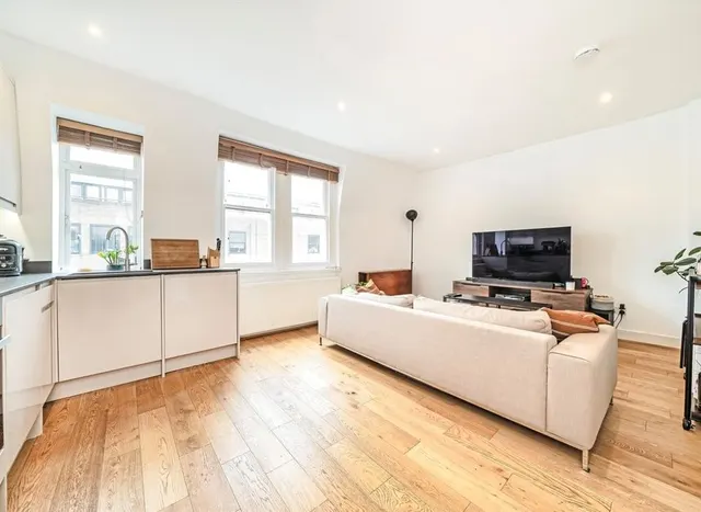 Photo 2 — Chesilton Road, Parsons Green, SW6