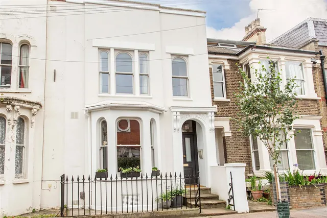 College Terrace, Mile End, photo 1