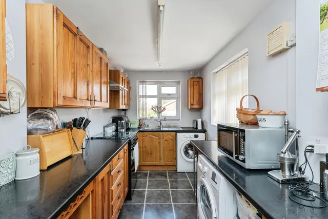 Chester Road, Oakenholt, CH6, photo 3