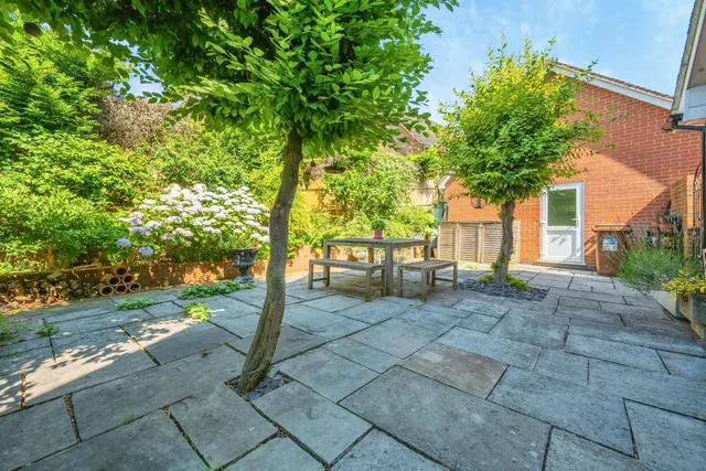 School Lane, Hints, B78, photo 3