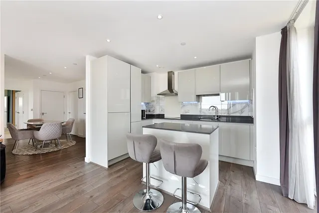 East Ferry Road, London, E14, photo 2