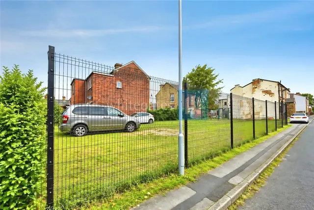 Brighton Street, Heckmondwike, WF16, photo 3
