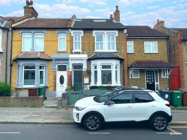 Winchester Road, London, E4, photo 1